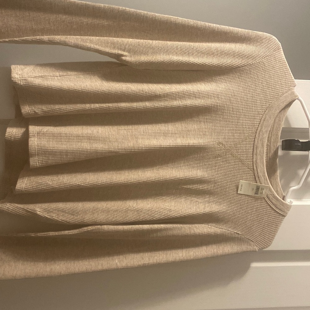 New w/ tags American eagle long sleeve